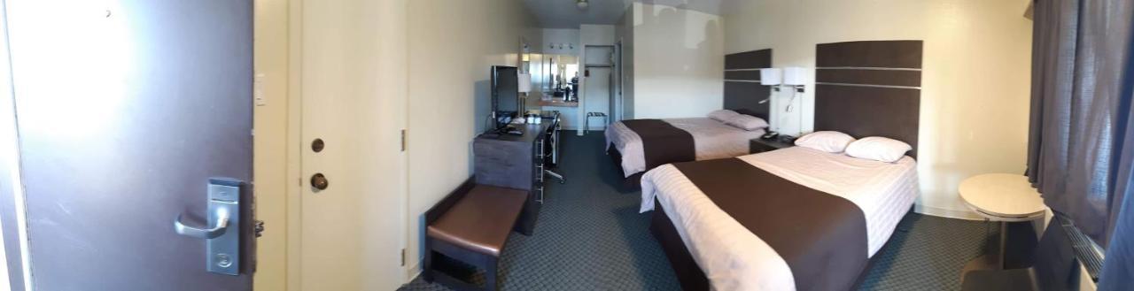 Bear Country Hotel 3*